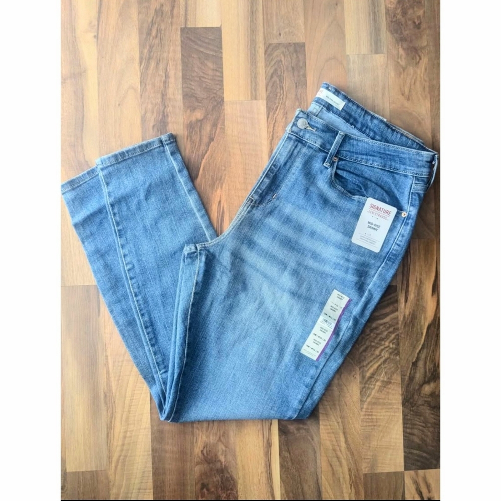 Women's Levi Strauss Jeans